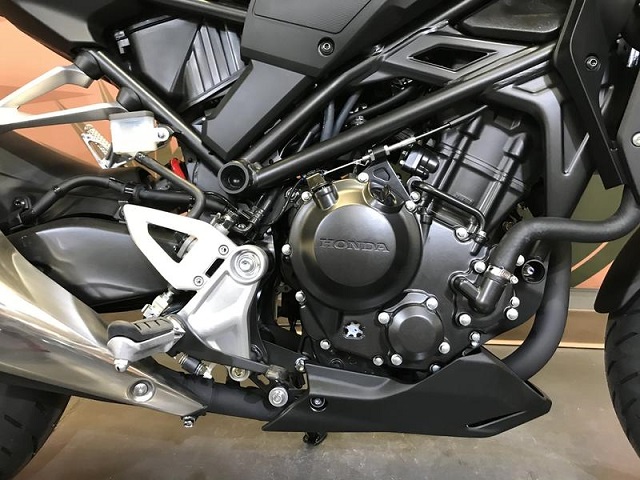 2021 Honda CB300R engine